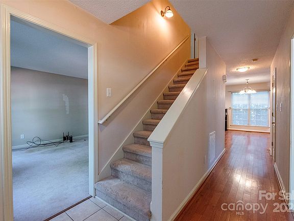 4th image of 7418 O'Hara St
