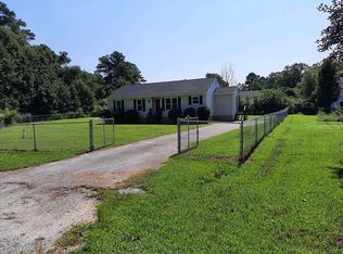 8065 Plum Hill Ln, West Point, VA 23181