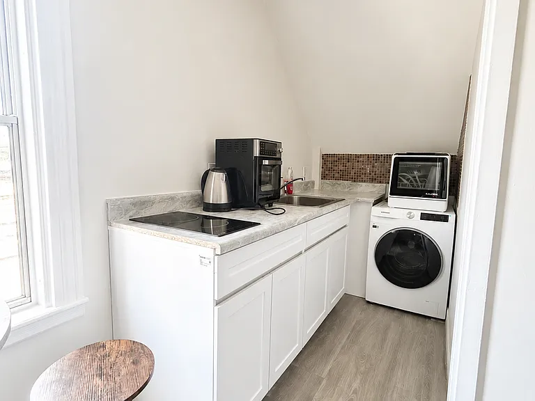 937 Webster St #2 — Photo 5