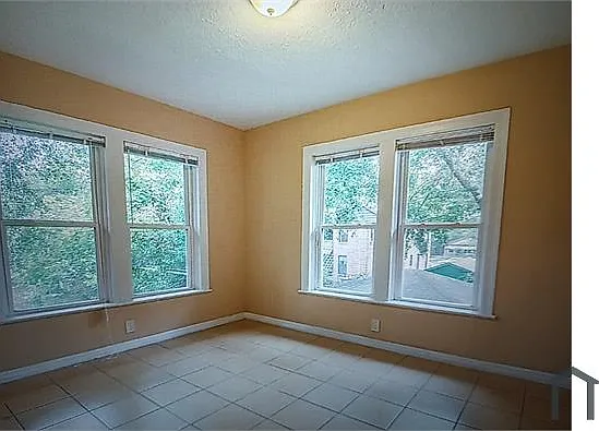534 W 24th St — Photo 10