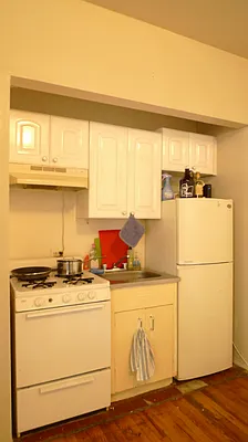 Rented by Metro Realty NY Inc | media 7