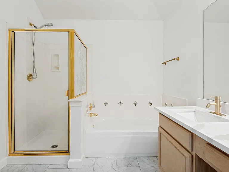 8160 Tower Rd — Photo 16