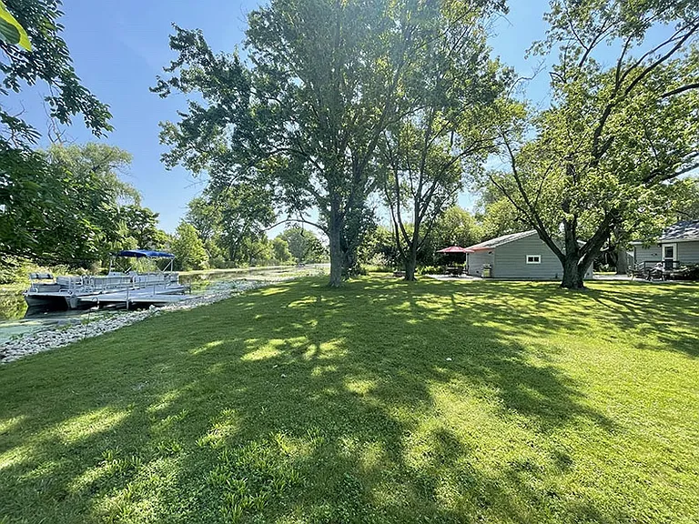 N Bayview Dr — Photo 23
