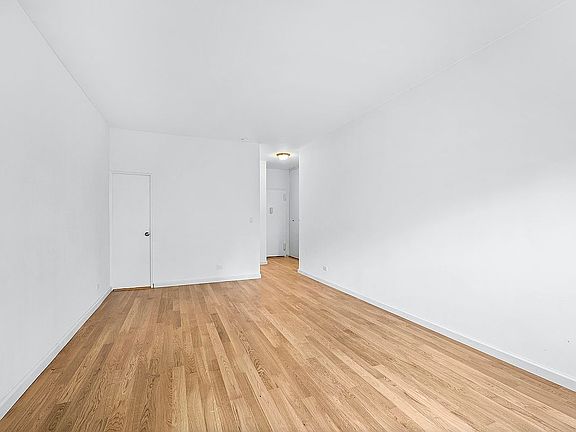 4th image of 165 W 66th St APT 12M