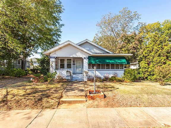 4th image of 612 Highland Ave