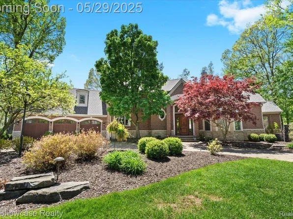 4563 Haverhill Ct, Commerce Township, MI 48382