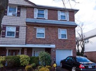 5766 228th St, Flushing, NY 11364