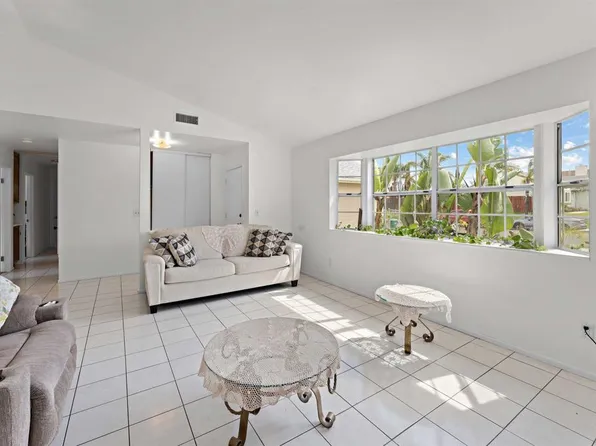 5133 Greenbrook St, Oceanside, CA 92057