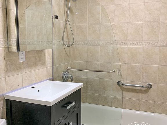 5th image of 3654 Waldo Ave #1A