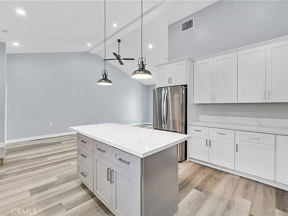 5th image of 1549 McLeod Pl