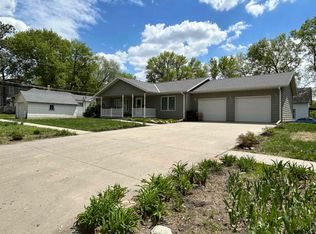 705 5th St, Crete, NE 68333