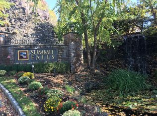 58 Lakeview Ct #5-8, Pompton Lakes, NJ 07442
