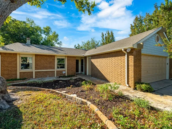 4241 Longmeadow Way, Fort Worth, TX 76133