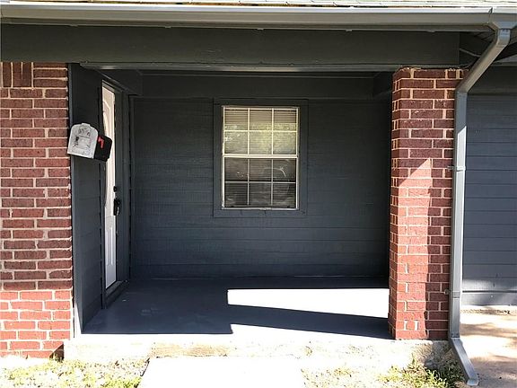 3rd image of 712 Jack St