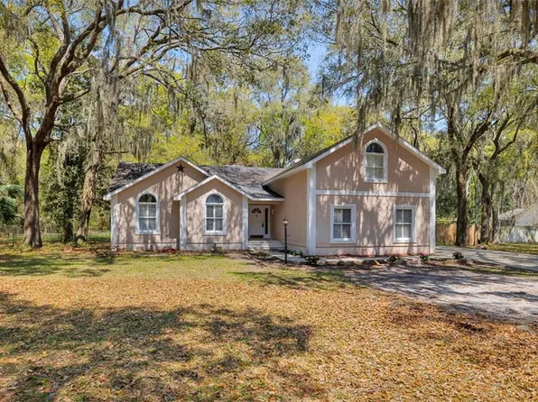 1174 W Shore Dr, Brunswick, GA 31523