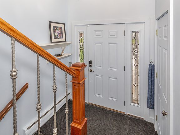 4th image of 28 Oakwood Dr