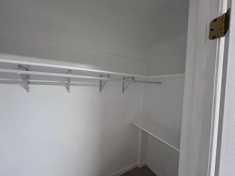 8911 Telford Ct — Photo 13