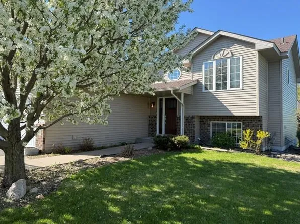 5487 Kahler Dr NE, Albertville, MN 55301