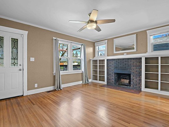 3rd image of 1307 W Kiernan Ave