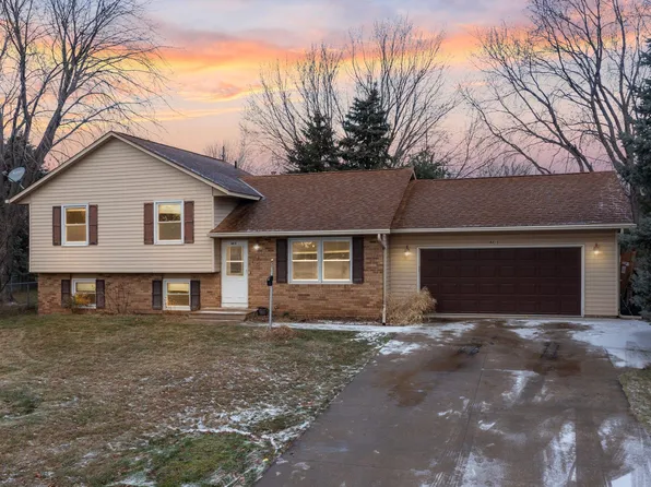 4415 157th Ct W, Rosemount, MN 55068