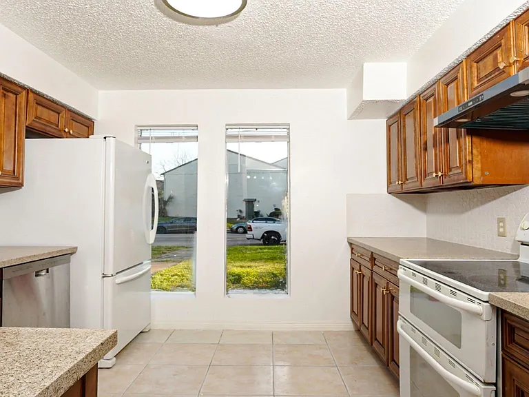 10920 Village Bend Ln #920 — Photo 4