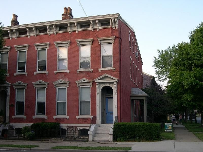 2nd image of 421 Washington Ave