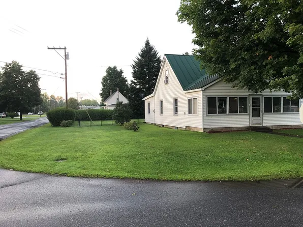 58 W Pleasant St, Bristol, VT 05443