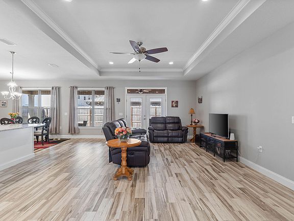 5th image of 114 Bradford St