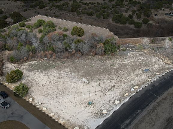 2nd image of 1068 Eagles Bluff Dr
