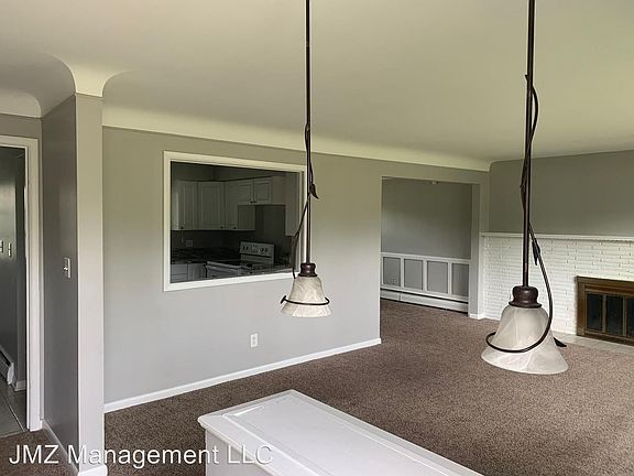 4th image of 8681 Golf Lane Dr
