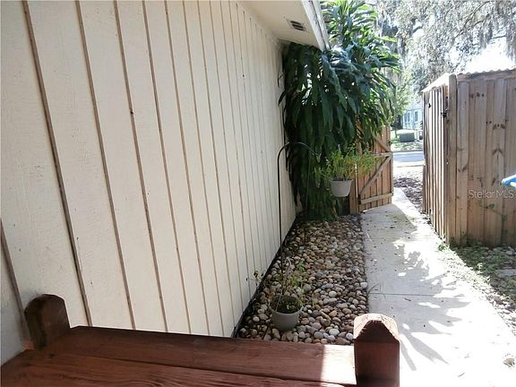 4th image of 913 Robinhood Ct