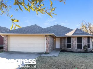 2110 Oak Tree Dr, Denton, TX 76209