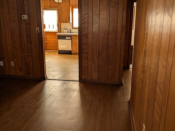 4th image of 152 Hinkle St #2