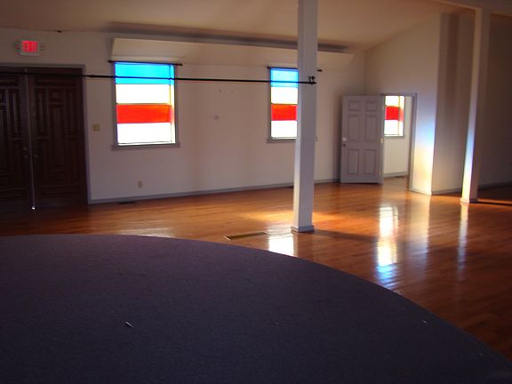 5th image of 309 Wood St