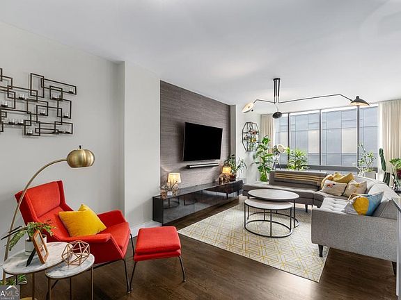 4th image of 145 15th St NE APT 826