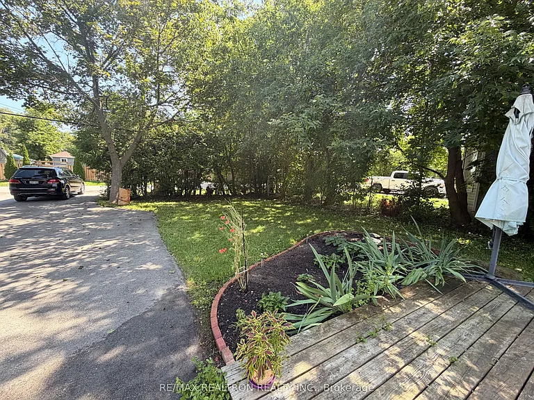782 Churchill Ln — Photo 5