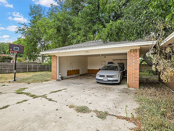 4th image of 2433 Lakeview Cir #2433