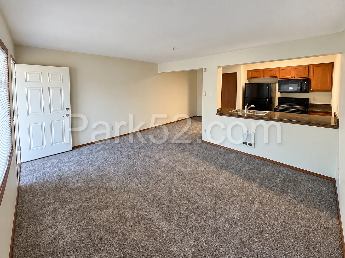 $500 Off the First Full Month! 1 Bedroom Upper Level Apartment With New Carpet & Washer/Dryer — Photo 4