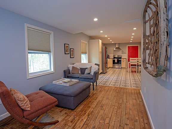 4th image of 349 McCoy Cove Rd