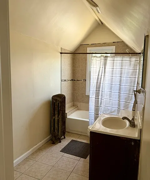 53 Dixon Ave — Photo 7