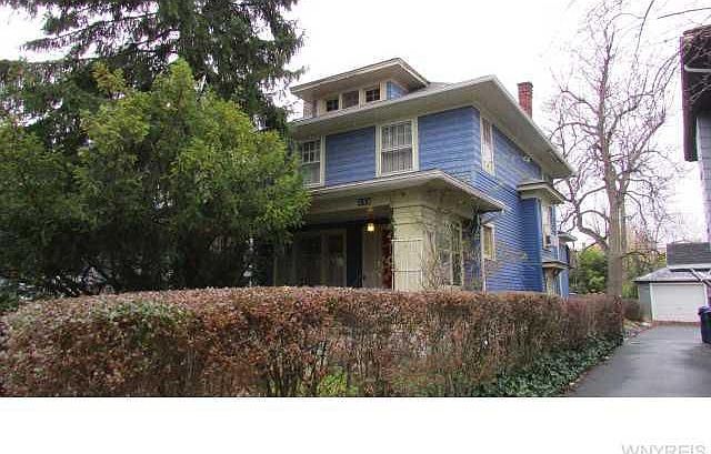 1st image of 152 University Ave