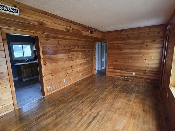 4th image of 31378 W Main St