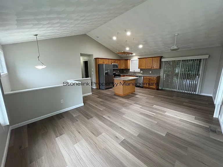 32 Horace St — Photo 5