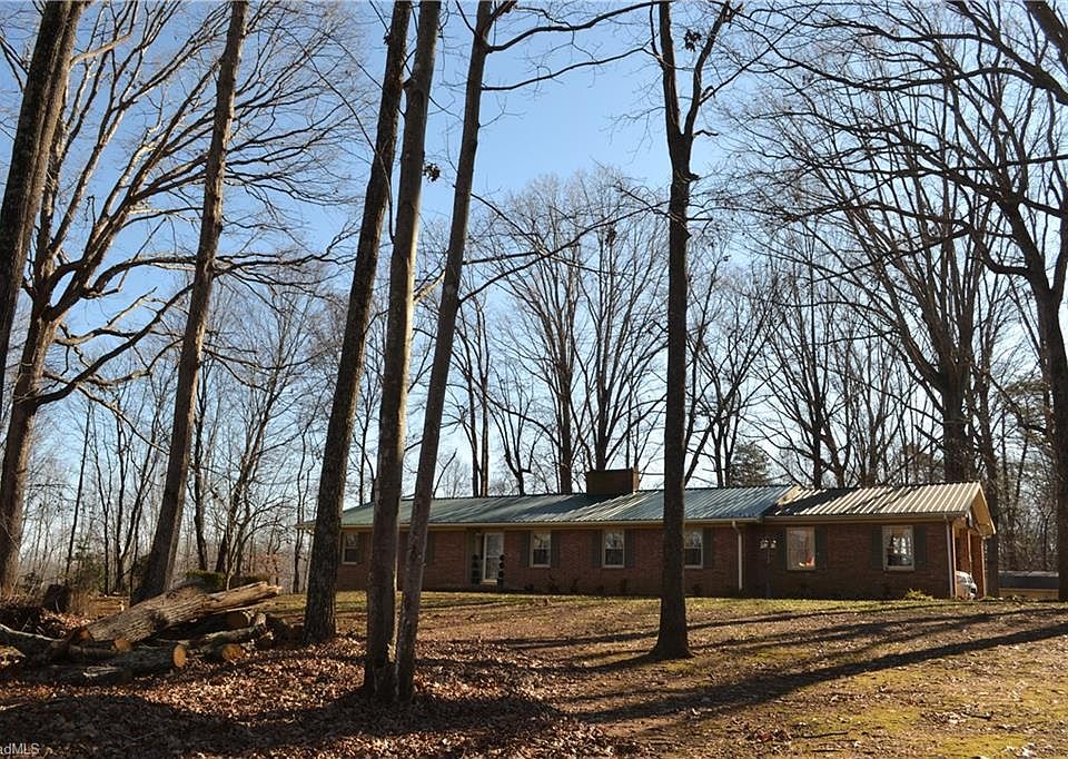 1st image of 123 Cedar Ln