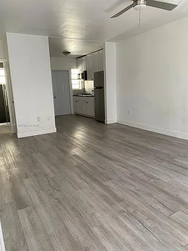 4201 Indian Creek Dr Photo 1