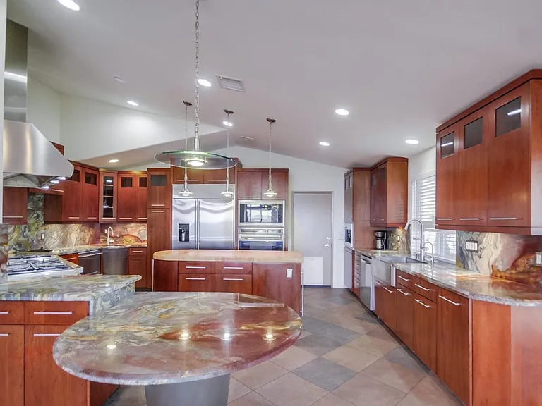 2703 Lobelia Rd — Photo 18