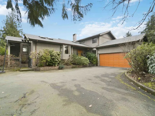 5541 Gilpin St, Burnaby, BC V5G 2H8