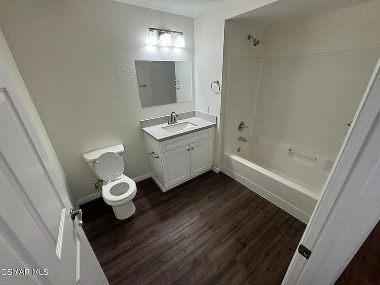 1850 Buyers St #204 — Photo 9
