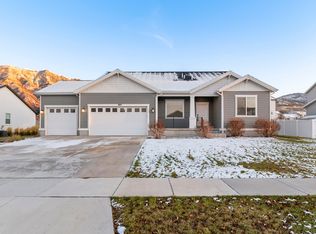 1077 S Red Barn View Dr, Santaquin, UT 84655