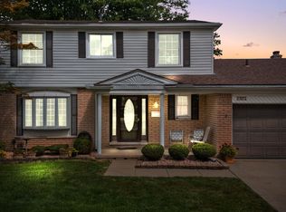 37072 Munger Dr, Livonia, MI